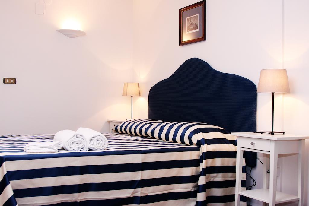Palazzo Magnocavallo B&B Nápoles Habitación foto
